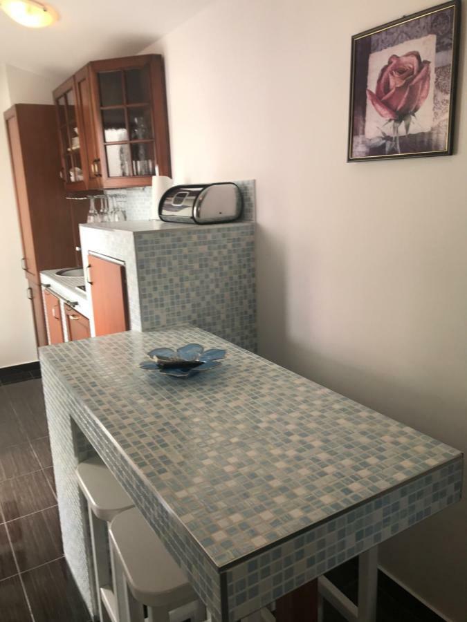 Sara Apartments Baška Voda Zewnętrze zdjęcie